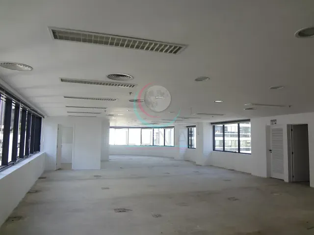 Conjunto comercial para alugar, no bairro Cidade Monções em São Paulo