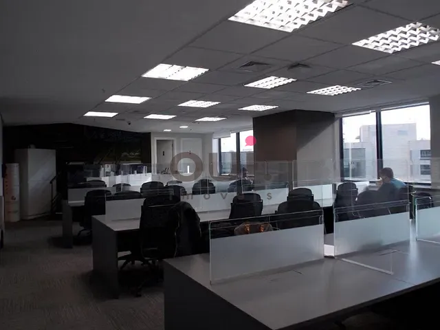 Conjunto comercial para alugar, no bairro Vila Olímpia em São Paulo