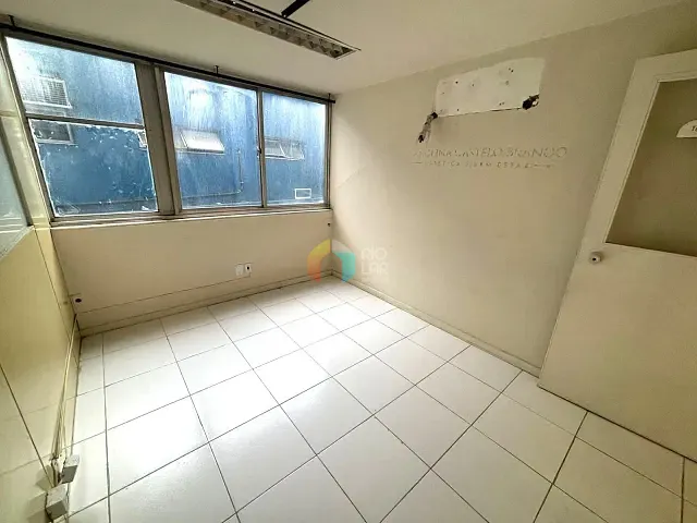 Conjunto comercial com 100m², à venda, no bairro Centro em Rio de Janeiro
