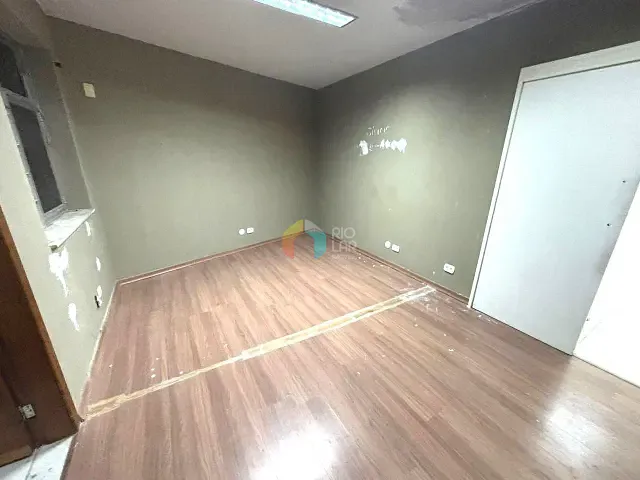 Conjunto comercial com 100m², à venda, no bairro Centro em Rio de Janeiro