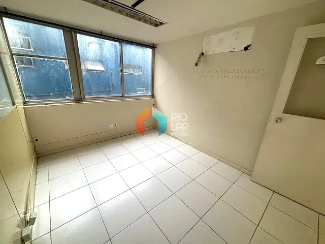 Conjunto comercial com 100m², à venda, no bairro Centro em Rio de Janeiro
