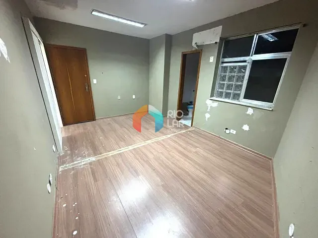 Conjunto comercial com 100m², à venda, no bairro Centro em Rio de Janeiro