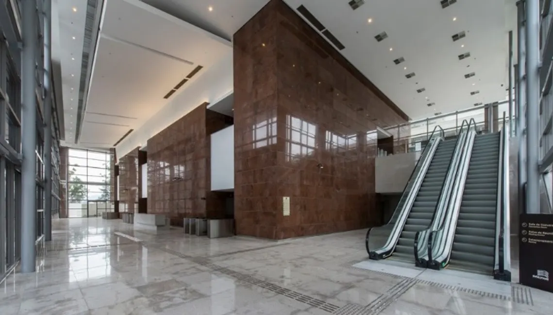 Conjunto Comercial em Alphaville Centro Empresarial — foto 4