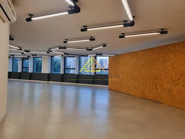 Conjunto comercial com 286m², para alugar, no bairro Vila Olímpia em São Paulo