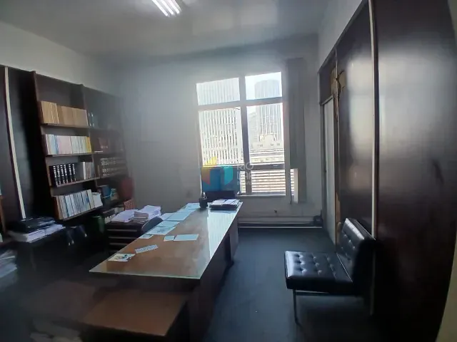 Conjunto comercial com 300m², à venda, no bairro Centro em Rio de Janeiro
