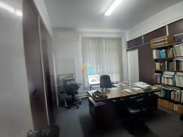 Conjunto comercial com 300m², à venda, no bairro Centro em Rio de Janeiro