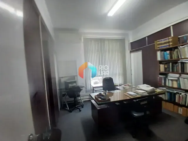 Conjunto comercial com 300m², à venda, no bairro Centro em Rio de Janeiro