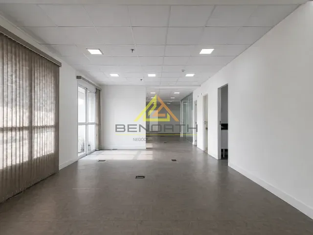 Conjunto comercial com 183m², para alugar, no bairro Barra Funda em São Paulo
