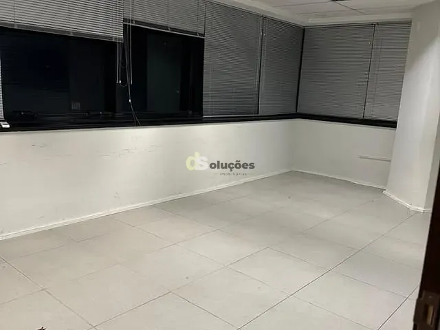 Conjunto comercial à venda ou para alugar, no bairro Bela Vista em São Paulo