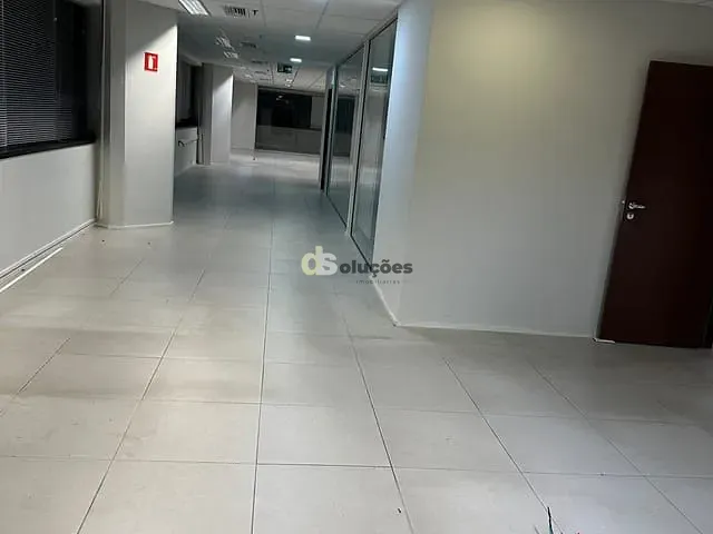 Conjunto comercial à venda ou para alugar, no bairro Bela Vista em São Paulo
