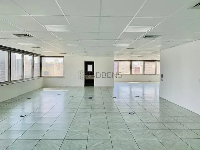Conjunto comercial para alugar, no bairro Itaim Bibi em São Paulo