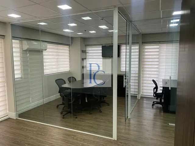 Conjunto comercial à venda, no bairro Santo Amaro em São Paulo
