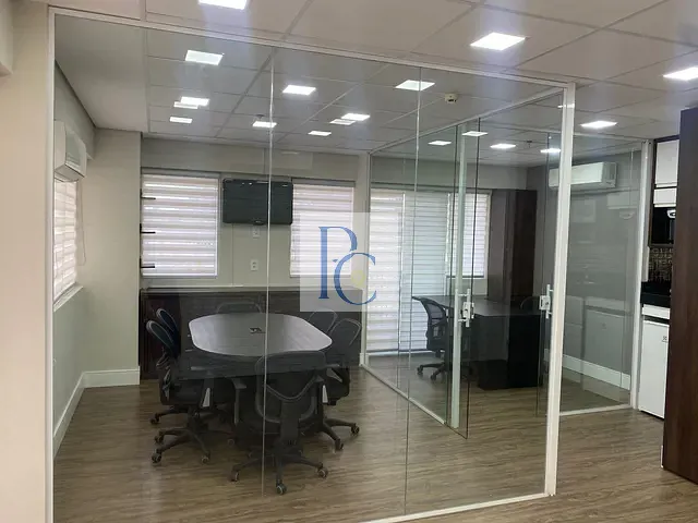 Conjunto comercial à venda, no bairro Santo Amaro em São Paulo
