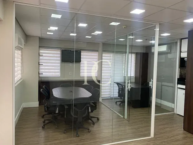 Conjunto comercial à venda, no bairro Santo Amaro em São Paulo