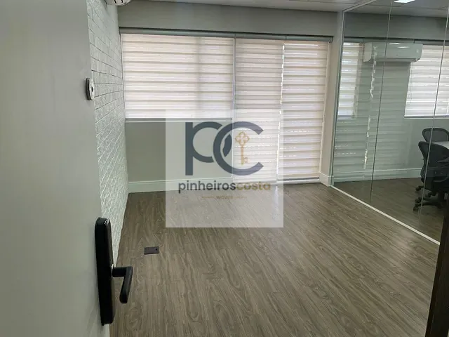 Sala para alugar, no bairro Santo Amaro em São Paulo