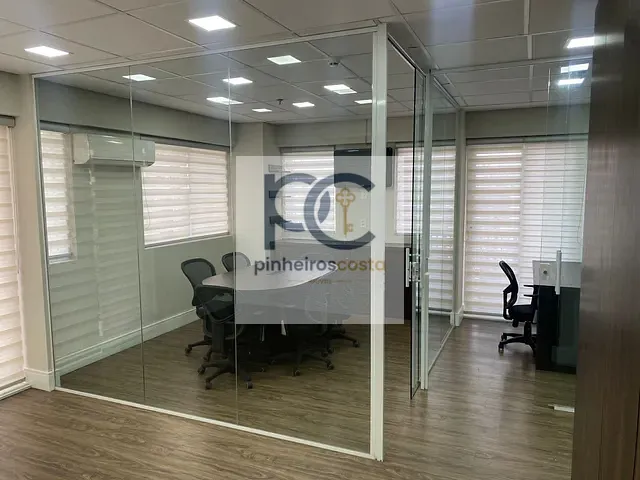 Sala para alugar, no bairro Santo Amaro em São Paulo