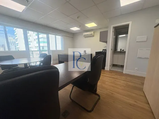 Conjunto comercial para alugar, no bairro Santo Amaro em São Paulo