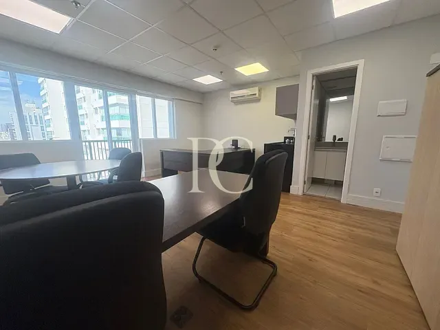 Conjunto comercial para alugar, no bairro Santo Amaro em São Paulo