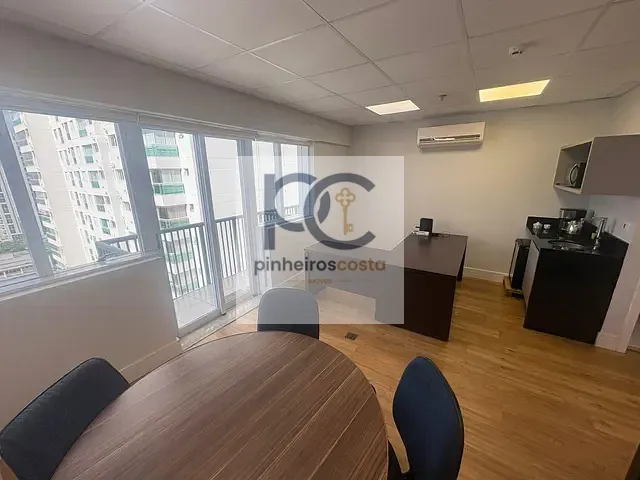 Conjunto comercial para alugar, no bairro Santo Amaro em São Paulo