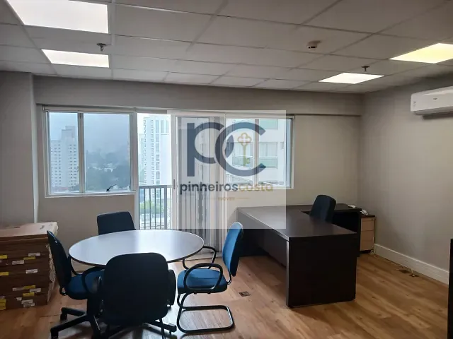 Conjunto comercial para alugar, no bairro Santo Amaro em São Paulo