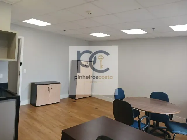 Conjunto comercial para alugar, no bairro Santo Amaro em São Paulo