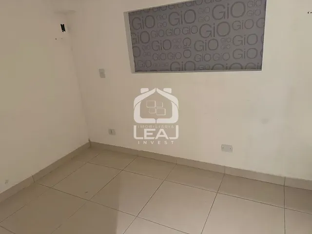 Sala com 210m², para alugar, no bairro Parque Maria Helena em São Paulo