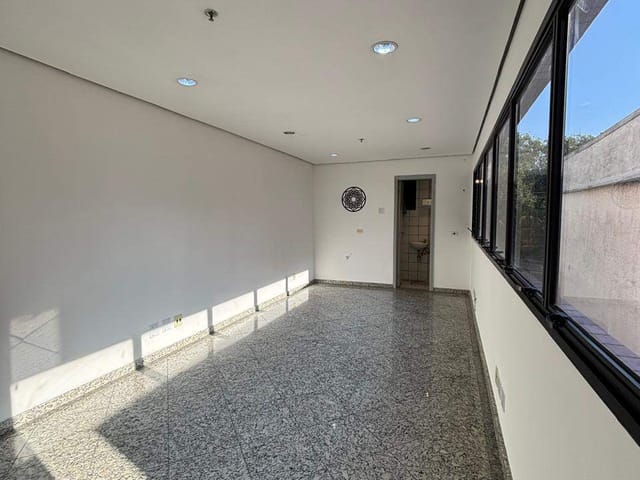 Conjunto comercial com 30m², à venda, no bairro Vila Monte Alegre em São Paulo