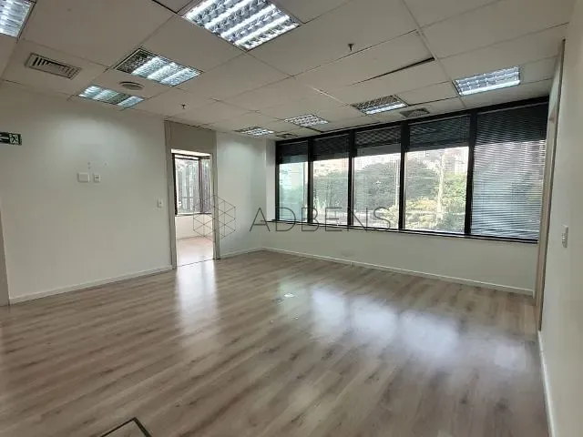 Conjunto comercial à venda ou para alugar, no bairro Itaim Bibi em São Paulo