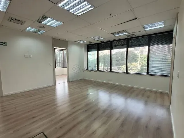 Conjunto comercial à venda ou para alugar, no bairro Itaim Bibi em São Paulo
