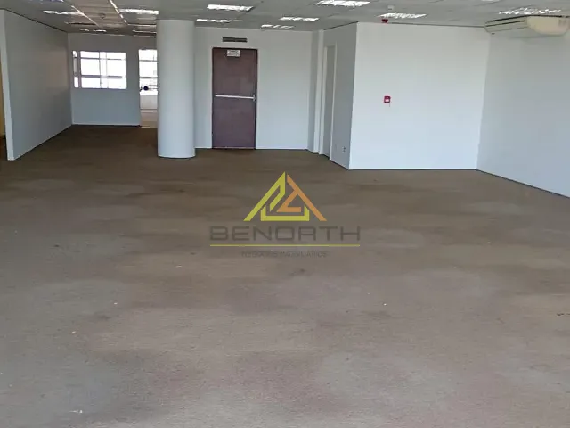 Conjunto comercial com 256m², à venda, no bairro Centro em São Paulo