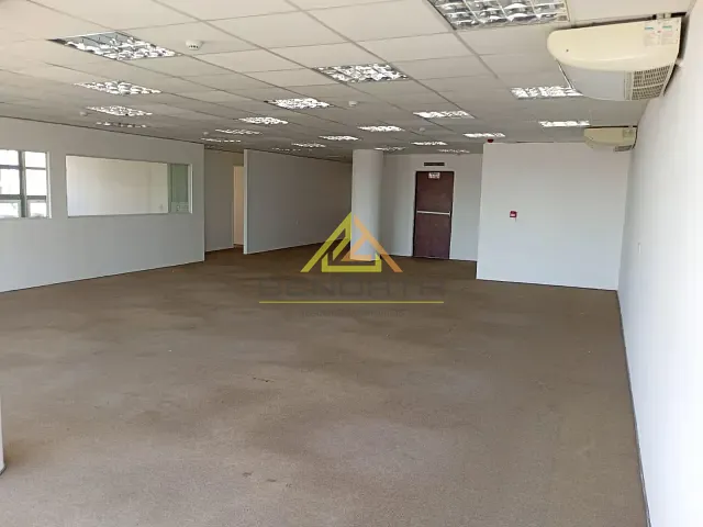 Conjunto comercial com 256m², à venda, no bairro Centro em São Paulo
