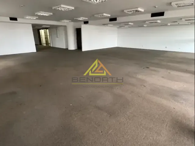 Conjunto comercial com 256m², à venda, no bairro Centro em São Paulo