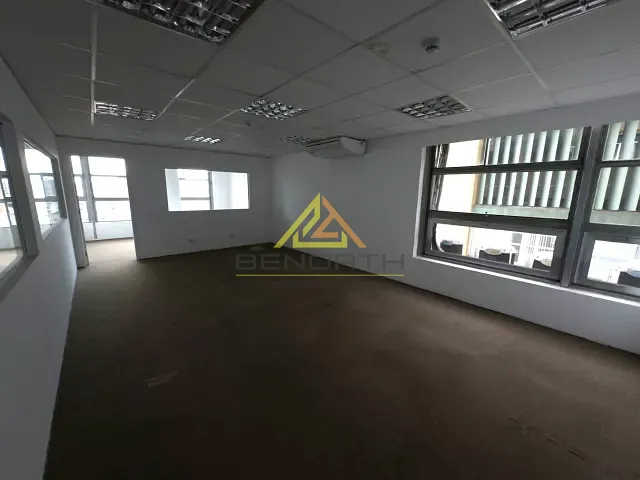 Conjunto comercial com 270m², à venda, no bairro Centro em São Paulo