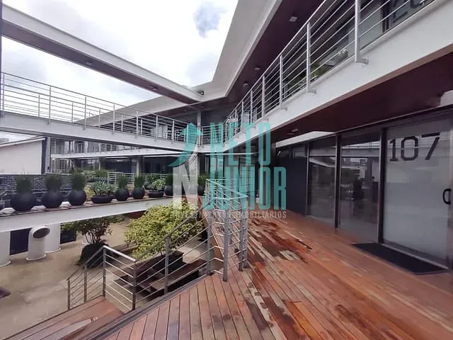 Conjunto comercial com 225m², para alugar, no bairro Vila Madalena em São Paulo