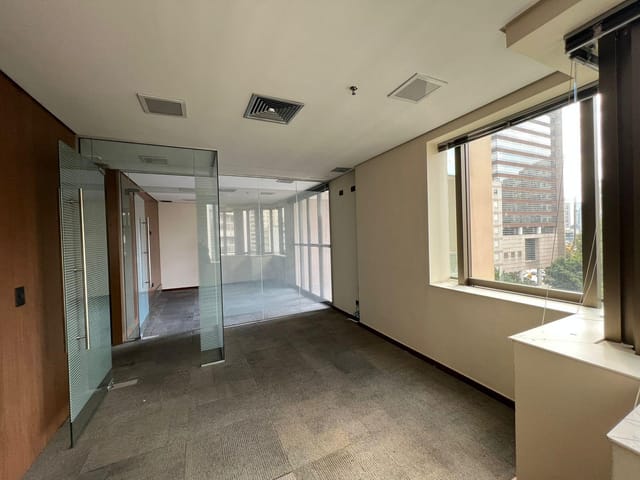 Conjunto comercial com 110m², à venda ou para alugar, no bairro Vila Olímpia em São Paulo