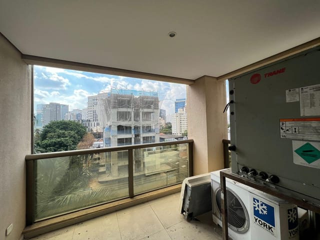 Conjunto comercial com 110m², à venda ou para alugar, no bairro Vila Olímpia em São Paulo