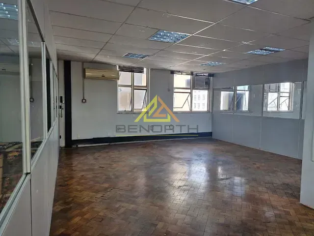 Conjunto comercial com 288m², para alugar, no bairro República em São Paulo