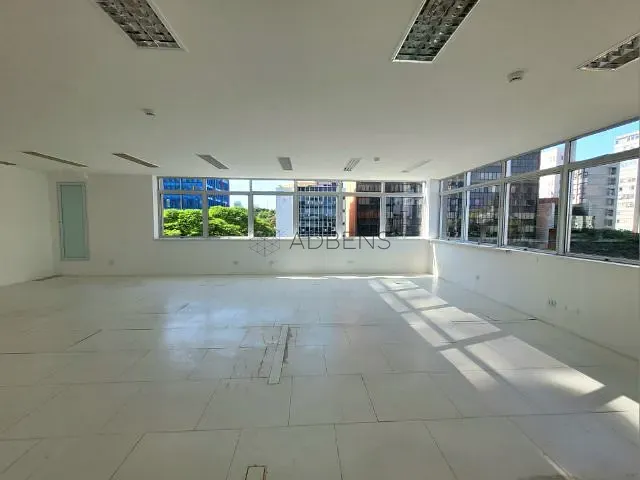 Conjunto comercial para alugar, no bairro Jardim Paulistano em São Paulo