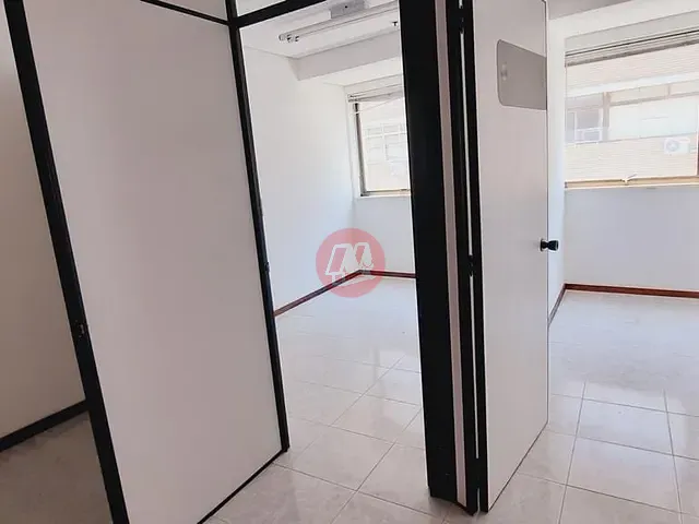 Conjunto comercial com 41m², para alugar, no bairro Centro Histórico em Porto Alegre