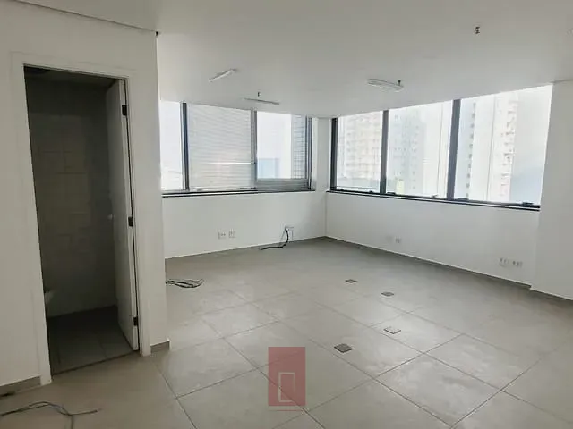 Conjunto comercial à venda, no bairro Santana em São Paulo