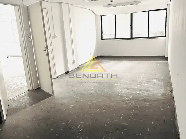 Conjunto comercial com 90m², para alugar, no bairro República em São Paulo