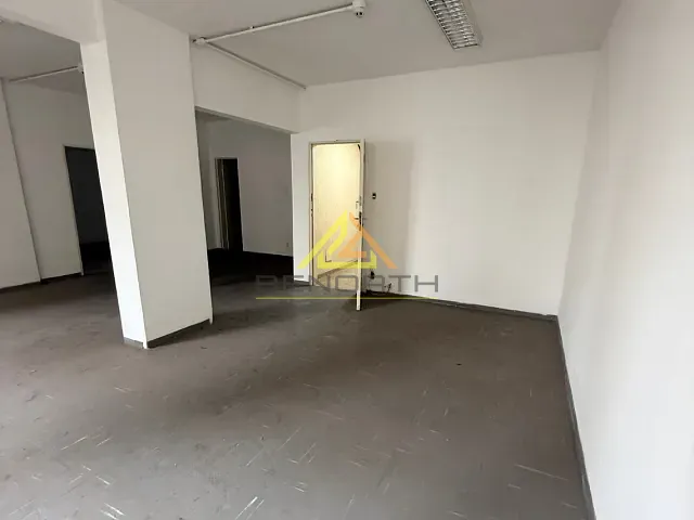 Conjunto comercial com 90m², para alugar, no bairro República em São Paulo