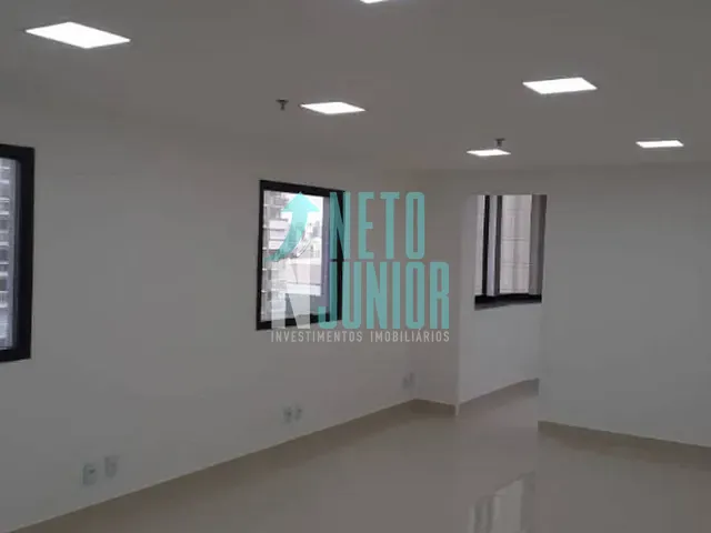Conjunto comercial com 124m², à venda ou para alugar, no bairro Moema em São Paulo