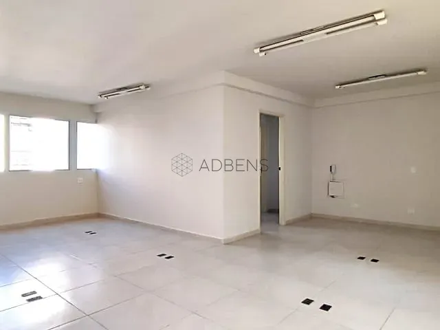 Conjunto comercial para alugar, no bairro Liberdade em São Paulo