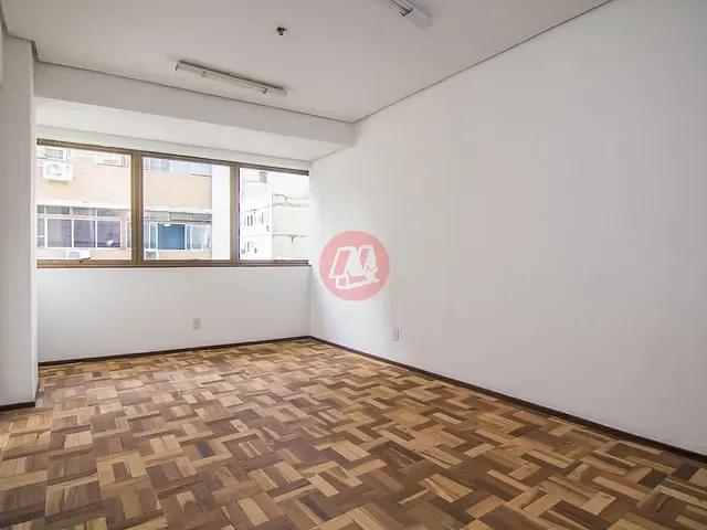 Conjunto comercial com 25m², para alugar, no bairro Centro Histórico em Porto Alegre