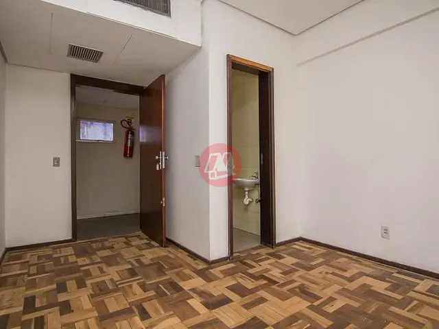 Conjunto comercial com 25m², para alugar, no bairro Centro Histórico em Porto Alegre