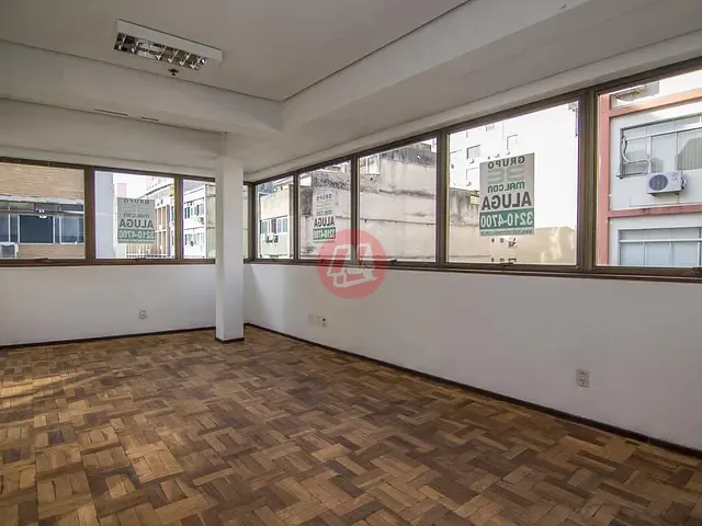 Conjunto comercial com 29m², para alugar, no bairro Centro Histórico em Porto Alegre