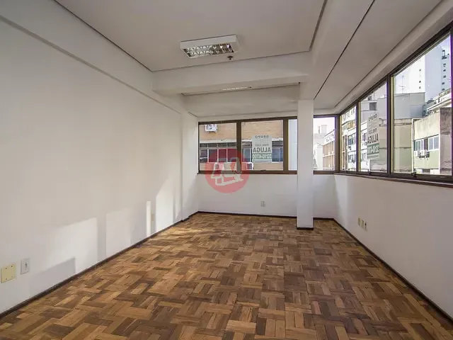 Conjunto comercial com 29m², para alugar, no bairro Centro Histórico em Porto Alegre