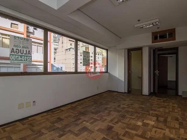 Conjunto comercial com 29m², para alugar, no bairro Centro Histórico em Porto Alegre