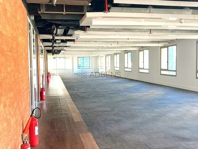 Conjunto comercial para alugar, no bairro Vila Nova Conceição em São Paulo